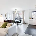 Διαμέρισμα Guestready - Chic Retreat With Balcony For 2 *