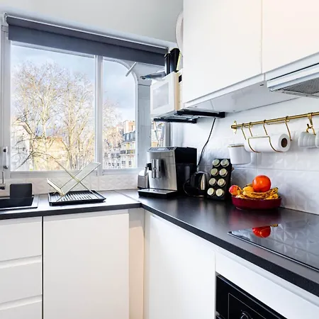 Guestready - Chic Retreat With Balcony For 2 Apartment