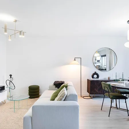 Guestready - Chic Retreat With Balcony For 2 דירה *