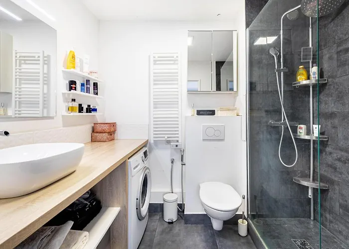 아파트 Guestready - Chic Retreat With Balcony For 2