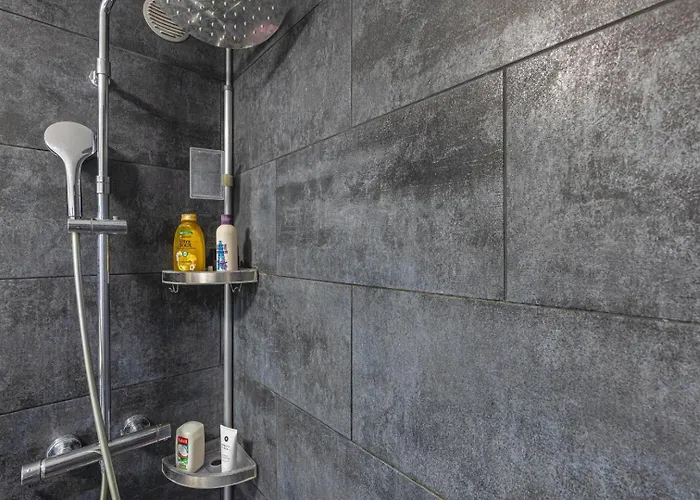 Guestready - Chic Retreat With Balcony For 2 아파트