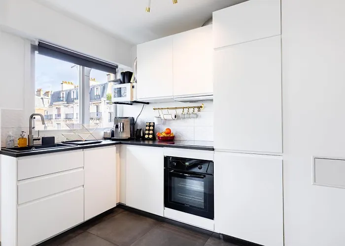 Guestready - Chic Retreat With Balcony For 2 * Parijs